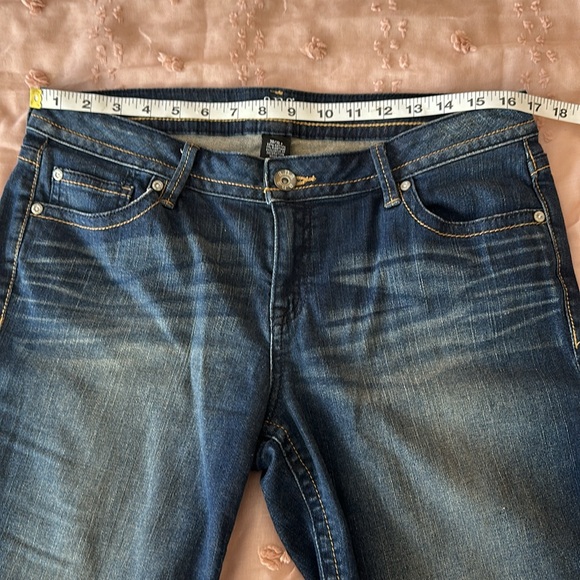 🍊 Ana women’s walking Jean shorts 10 petite ciders embroidered pockets - Picture 2 of 8